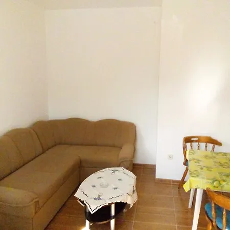 Katica Aparthotel *